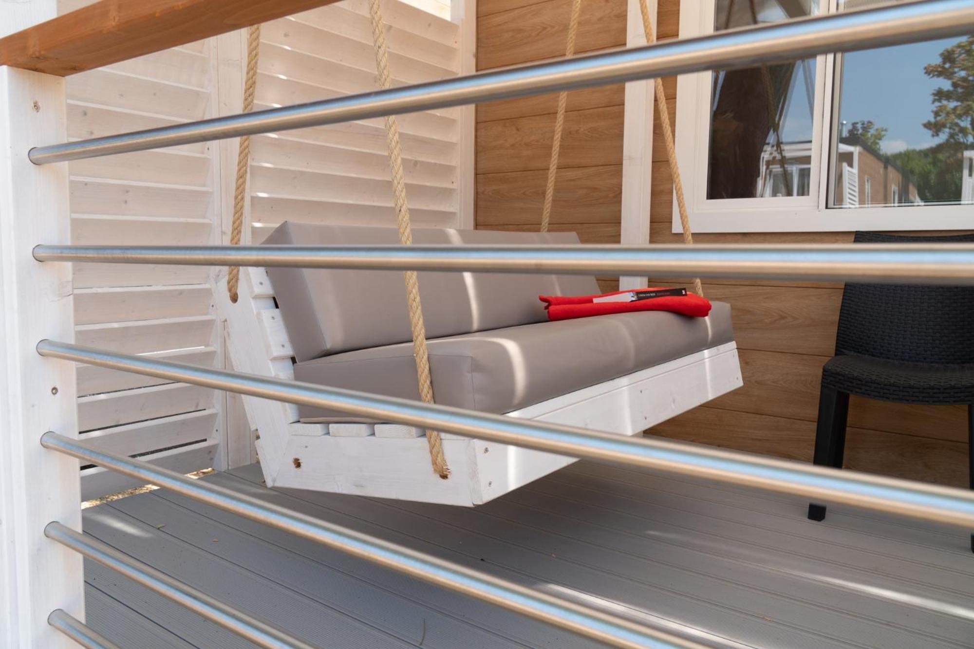 Campeggio Europa Silvella ซานเฟลีเช เดล เบนาโก ภายนอก รูปภาพ A sofa bed