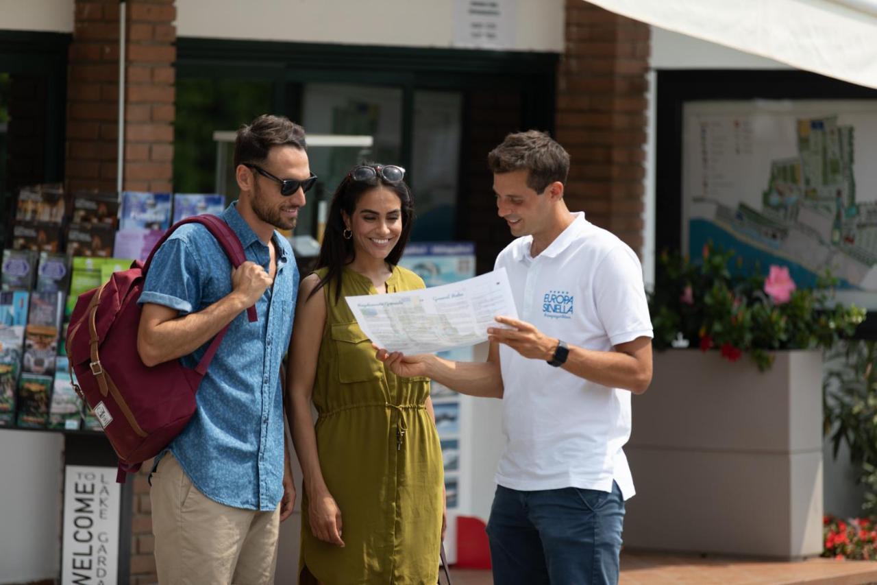 Campeggio Europa Silvella ซานเฟลีเช เดล เบนาโก ภายนอก รูปภาพ Tourist information centre