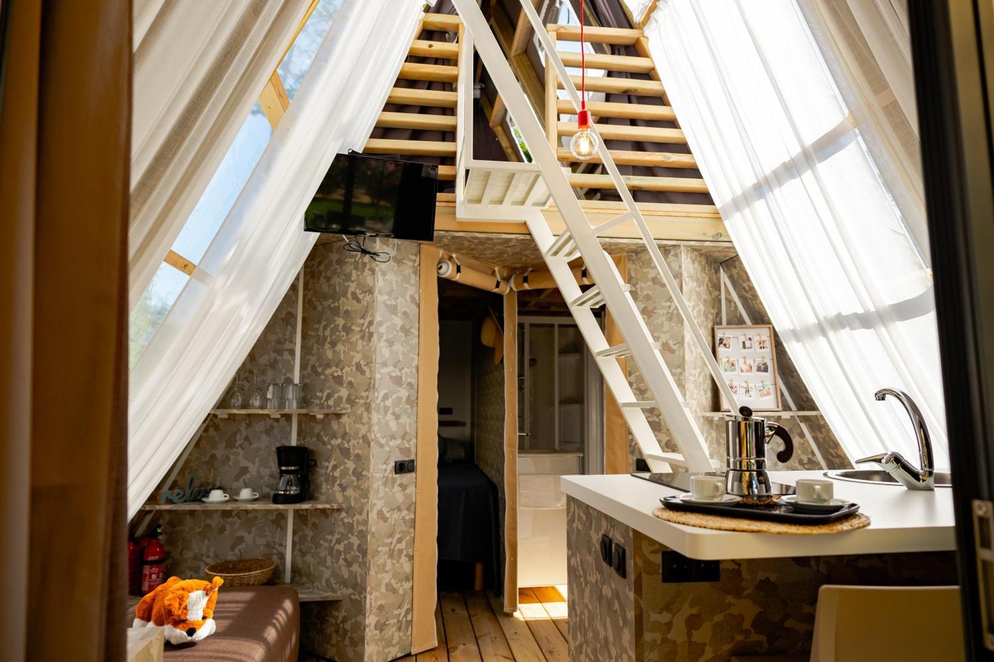 Campeggio Europa Silvella ซานเฟลีเช เดล เบนาโก ภายนอก รูปภาพ Interior of a Treehouse