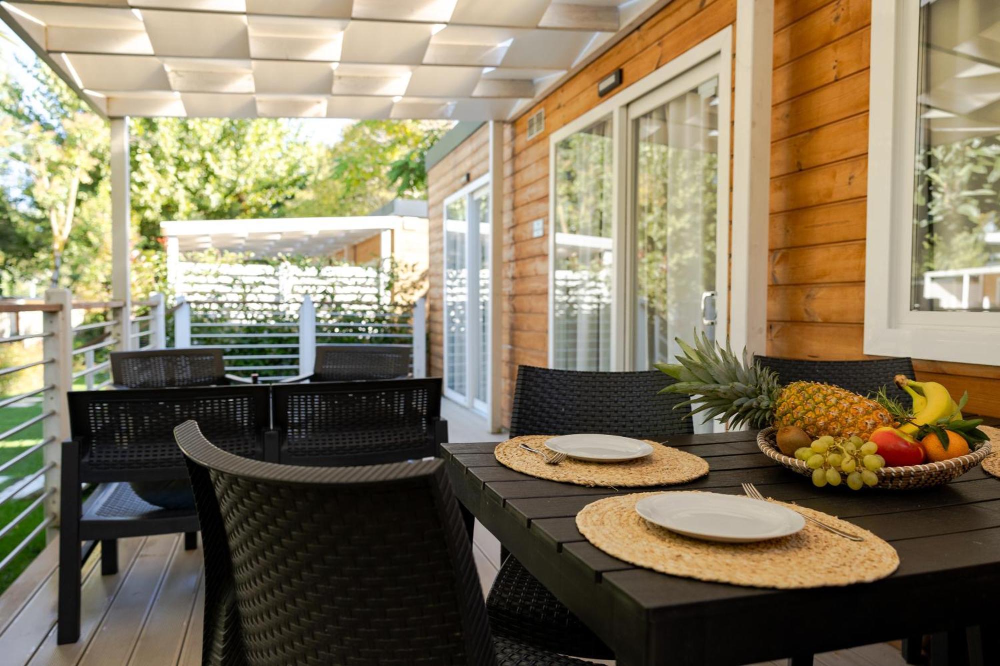 Campeggio Europa Silvella ซานเฟลีเช เดล เบนาโก ภายนอก รูปภาพ A patio