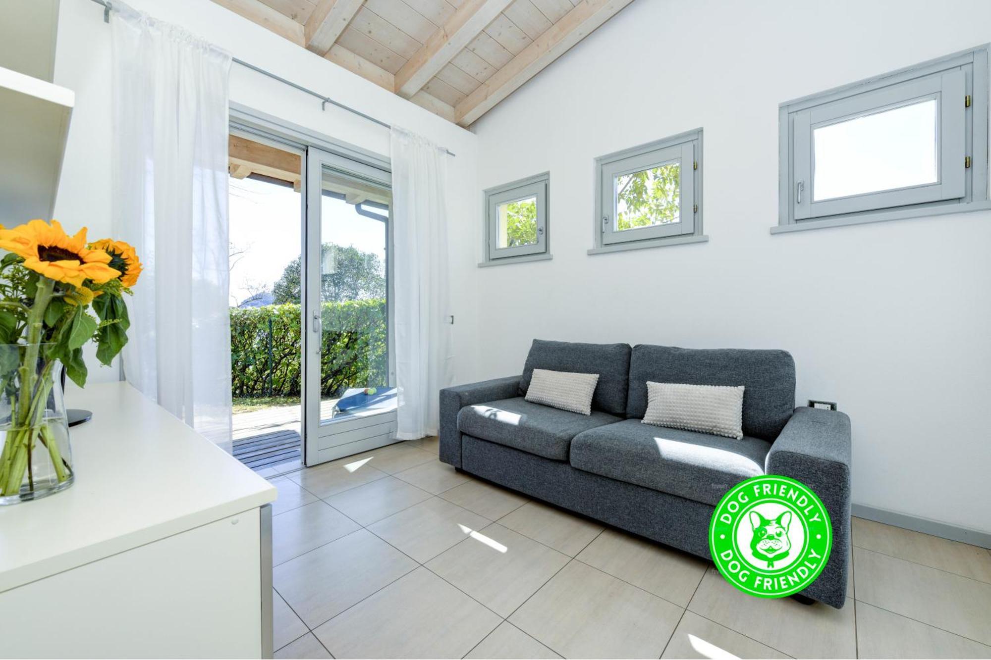 Campeggio Europa Silvella ซานเฟลีเช เดล เบนาโก ภายนอก รูปภาพ Ecolabel on a sofa