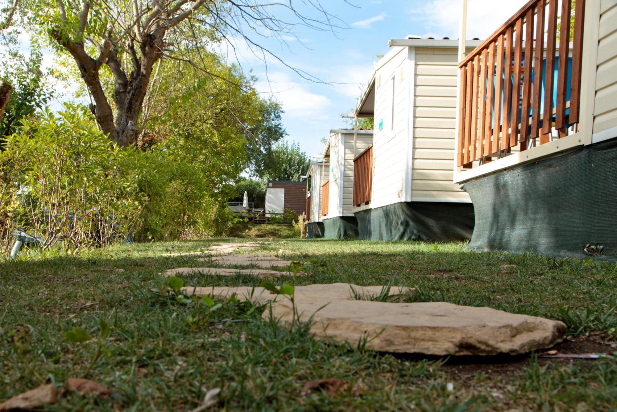 Campeggio Europa Silvella ซานเฟลีเช เดล เบนาโก ภายนอก รูปภาพ Mobile homes in a park